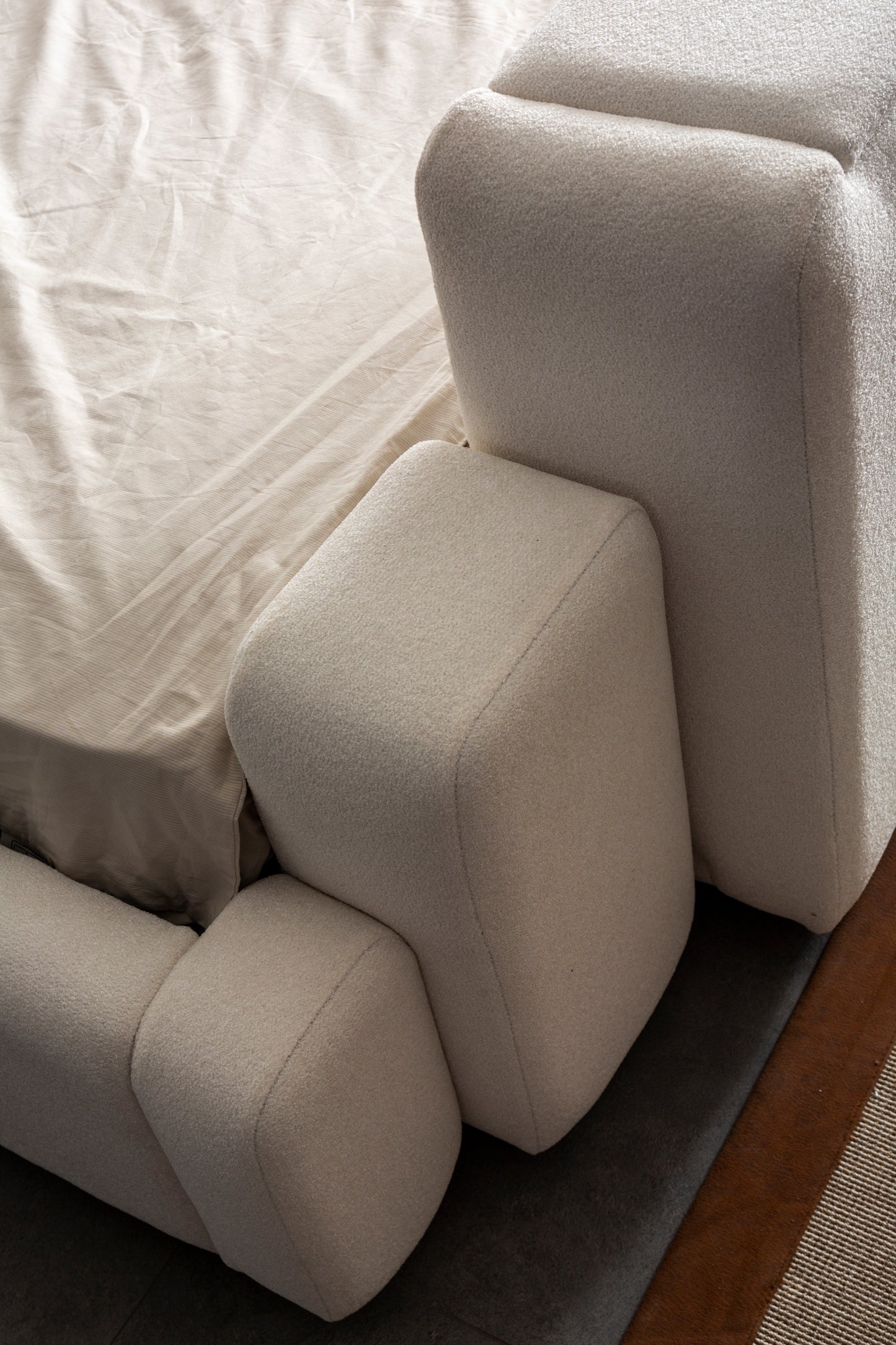 TESLA BETT