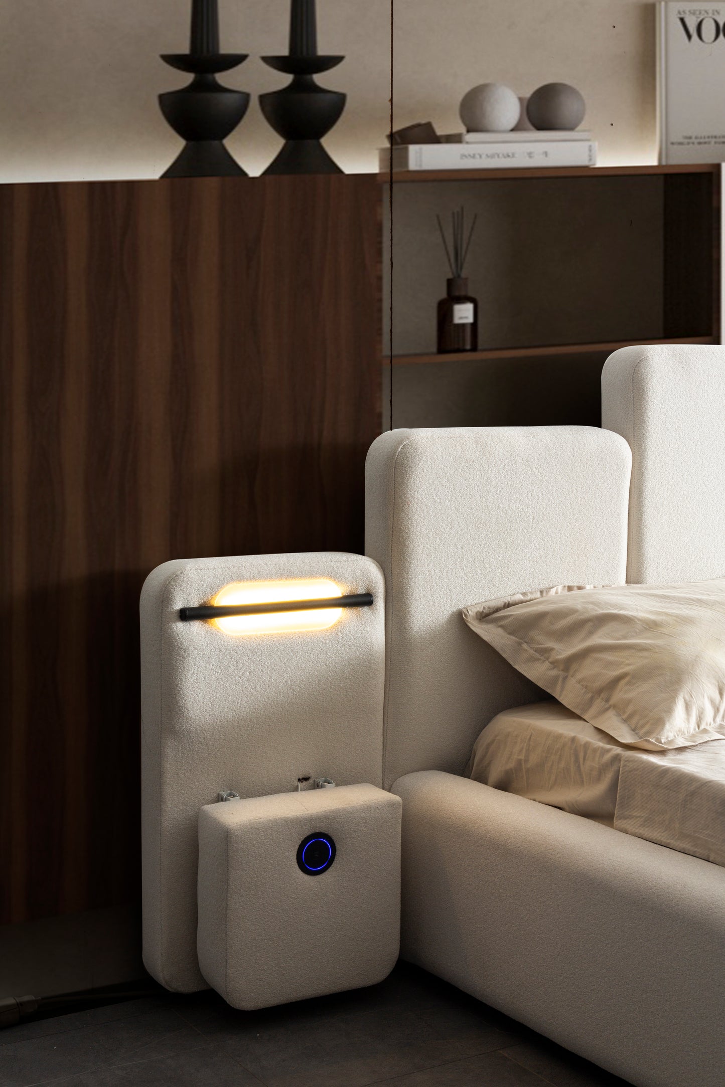 TESLA BETT