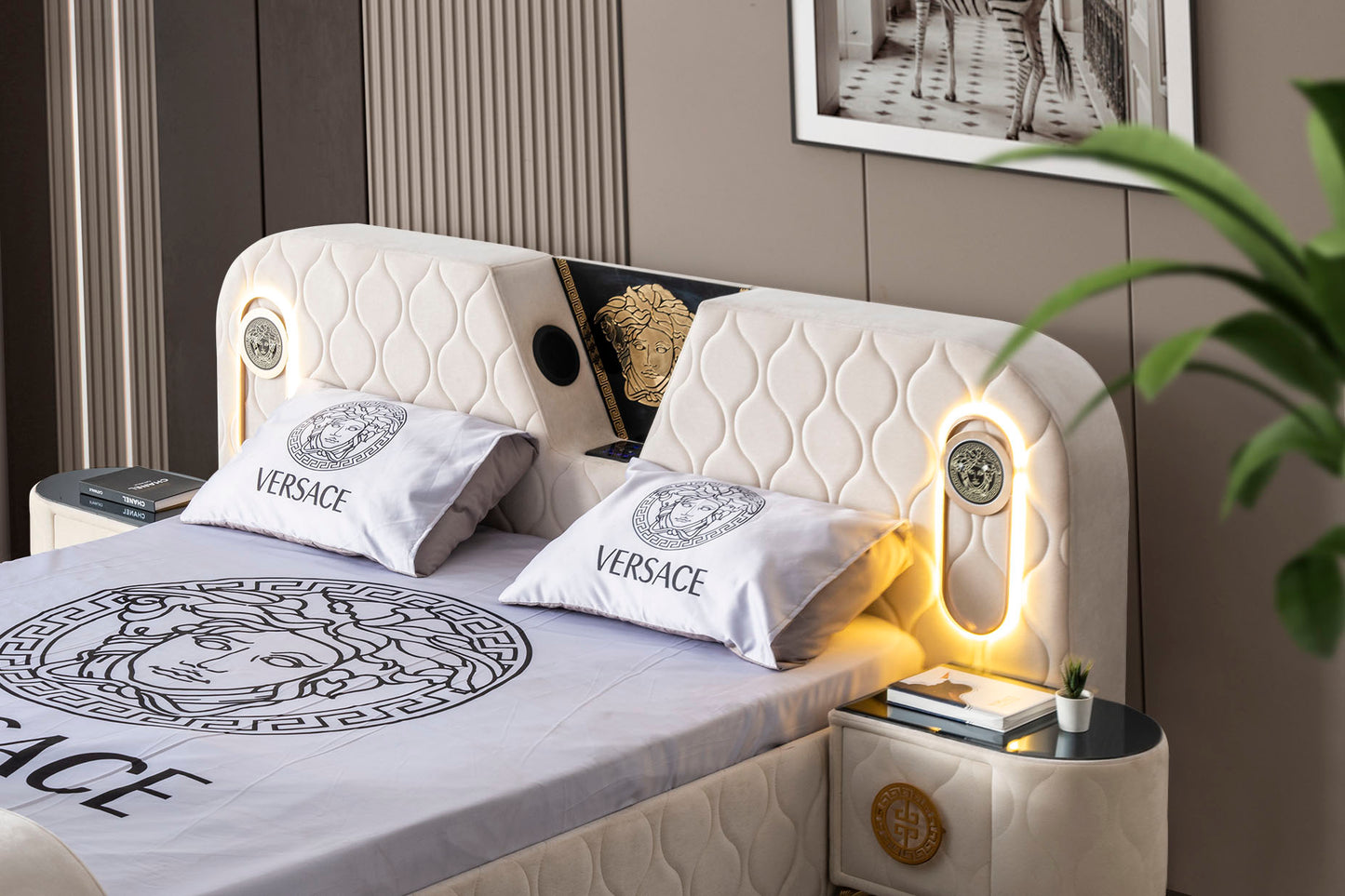 LOTUS BETT